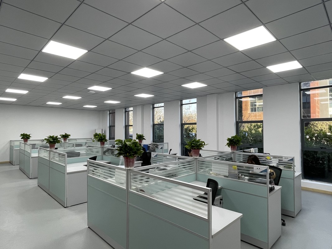 常州天雄照明科技 創(chuàng)新引領(lǐng)未來(lái)照明